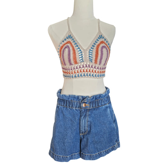 Boho crochet top - front vide on mannequin