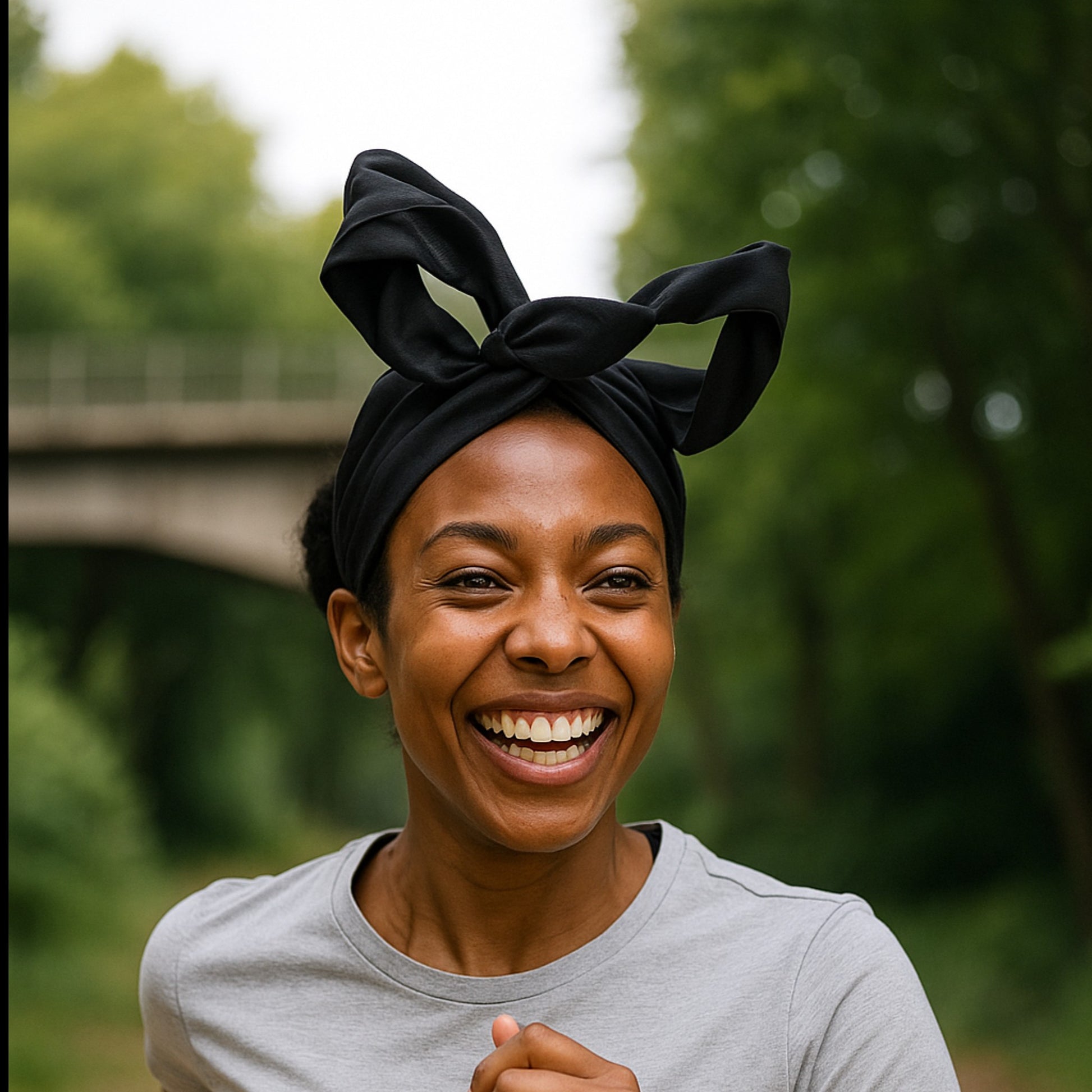Wire Headwrap - bow style on model front view