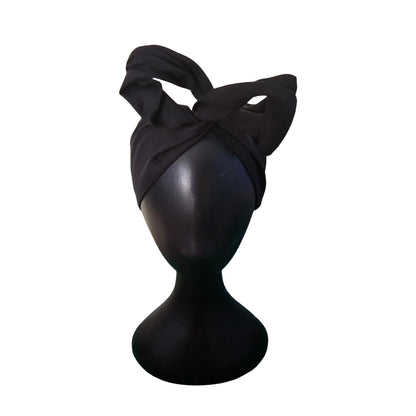 Ladies Wire headband - Front view on mannequin shaped in a bow